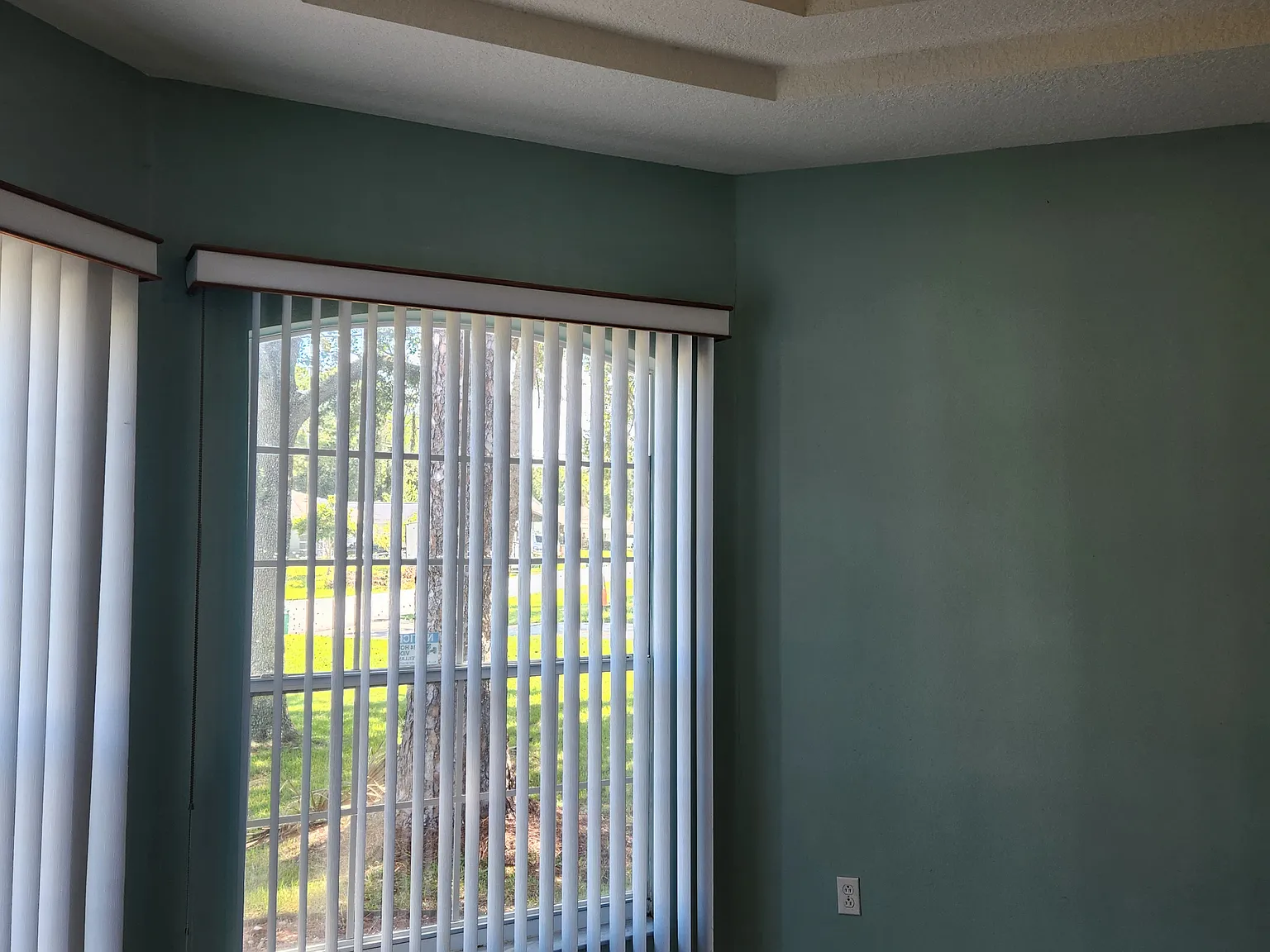 3 bed, 1640 sqft, $2,995 — Photo 2
