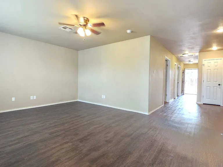 503 E Rice St — Photo 2