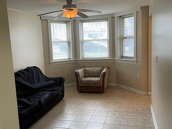 2nd image of 3441 N Oakley Ave APT 1