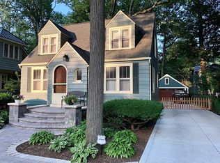 1471 Glenwood Dr, Sylvan Lake, MI 48320