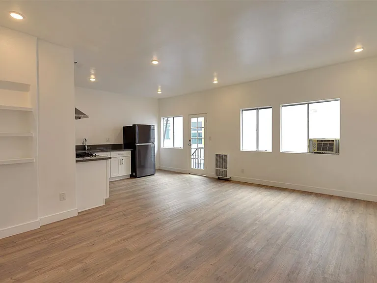 722 S Manhattan Pl — Photo 20