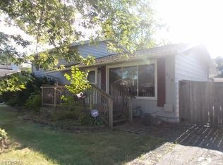914 West Dr, Sheffield Lake, OH 44054