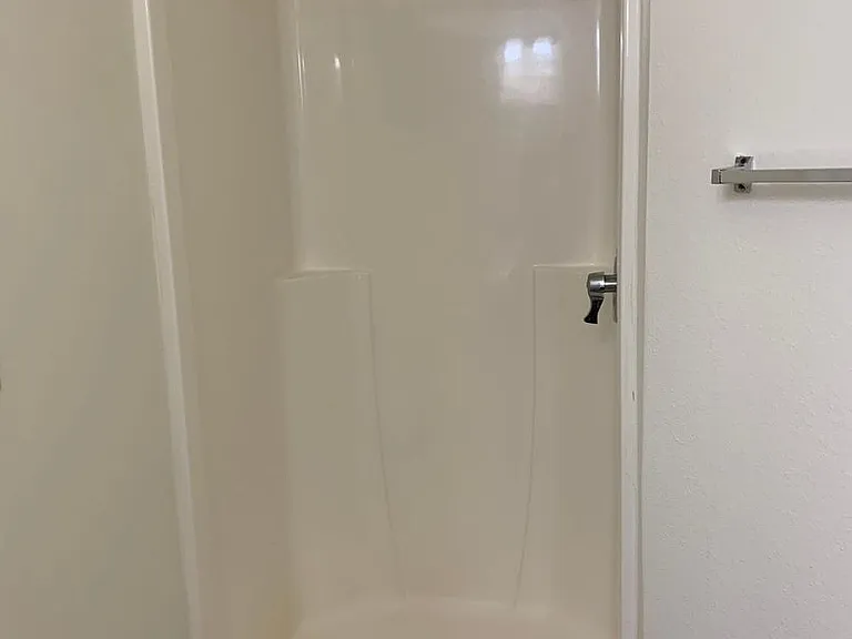 Dakota E & W Apartments — Photo 127
