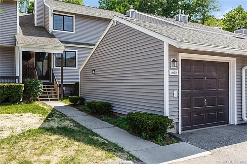 1003 Mill Pond Dr Photo 1