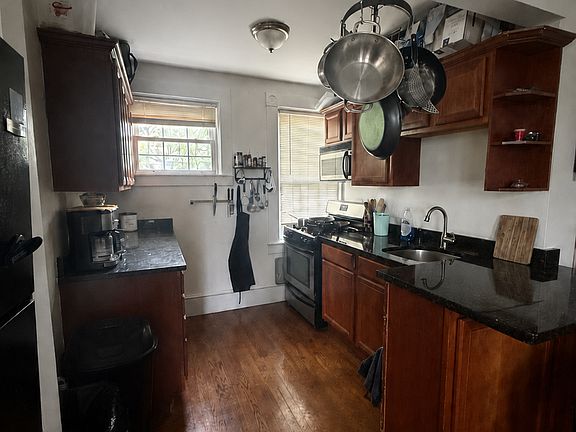 3rd image of 413 County St #2S