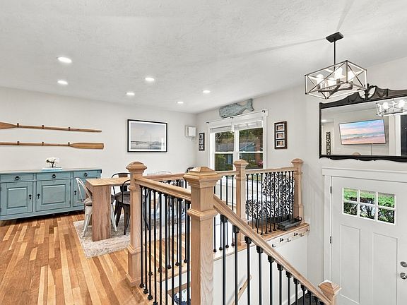 2nd image of 61 Esta Rd