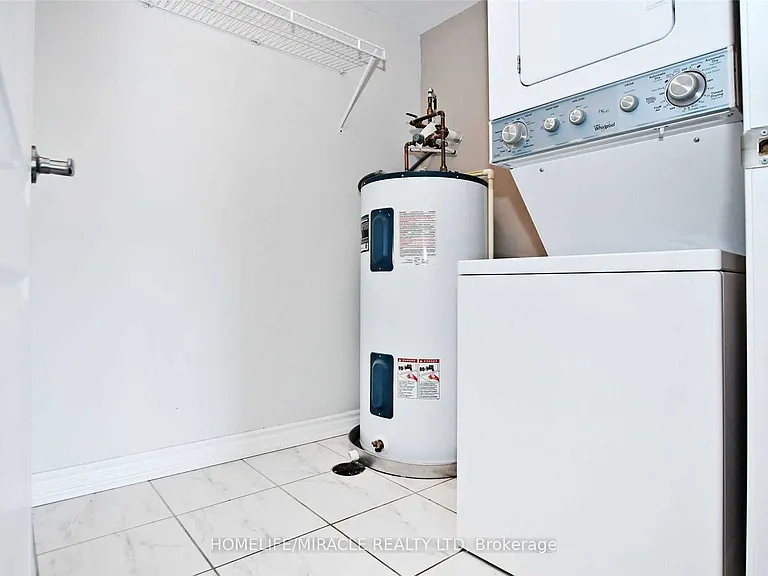 39 Ferndale Dr S #303 — Photo 11