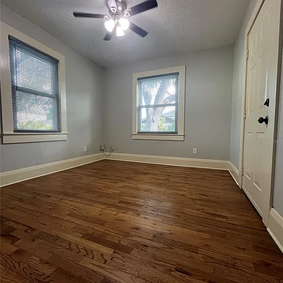 402 W Paris St — Photo 12