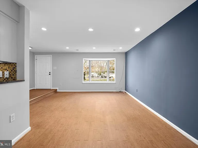 10129 Green Holly Ter — Photo 6
