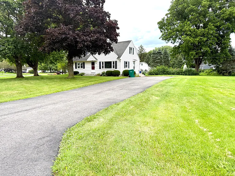 58 Sunnyside Ln #2 — Photo 3