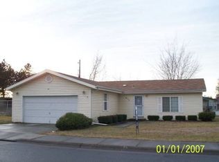 615 4th St, Hermiston, OR 97838