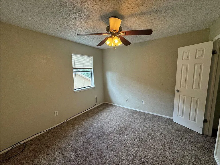 2721 Hurstview Dr #D — Photo 3