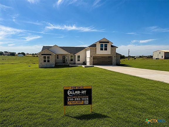 3rd image of 197 Lakeview Cir
