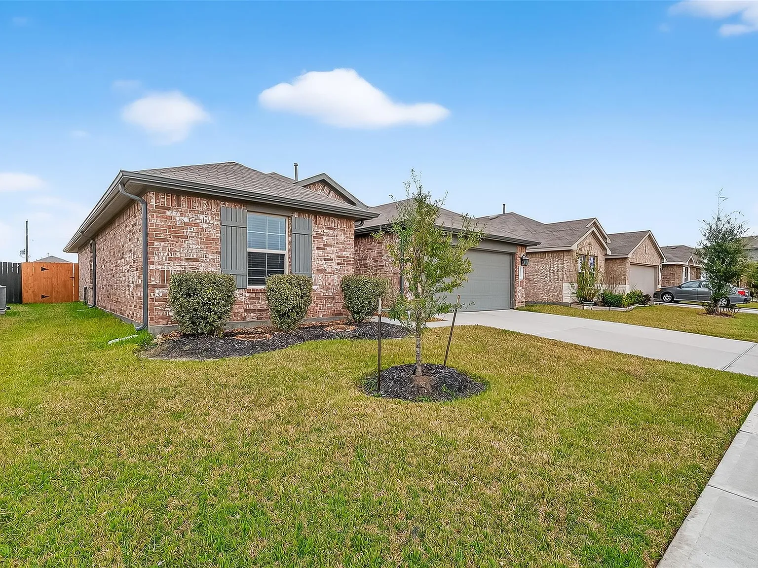 4 bed, 2.0 bath, 1820 sqft, $2,500 — Photo 4