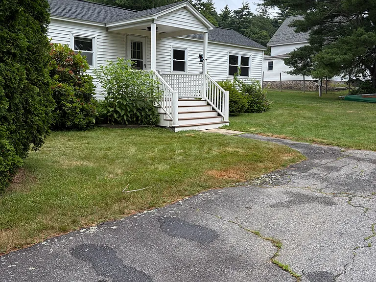 177 Rockingham Rd #B — Photo 10