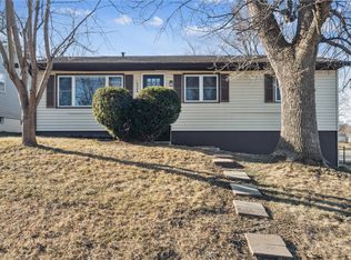 1536 Woodside Dr NW, Cedar Rapids, IA 52405