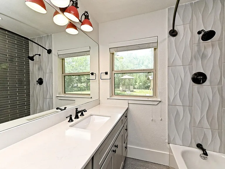 11800 Tedford St — Photo 16