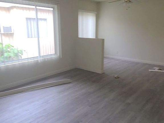 3rd image of 1711 Granville Ave #12
