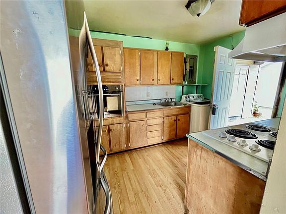 5th image of 1809 Cedarwood Ave