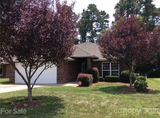 121 Newport Dr, Kannapolis, NC 28081