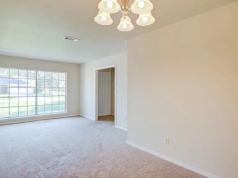 1407 Akron Dr — Photo 11