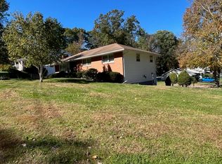 2 Wellington Ct, Endicott, NY 13760