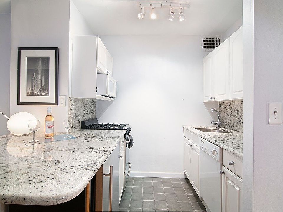 1st image of 220 E 54th St APT 8M