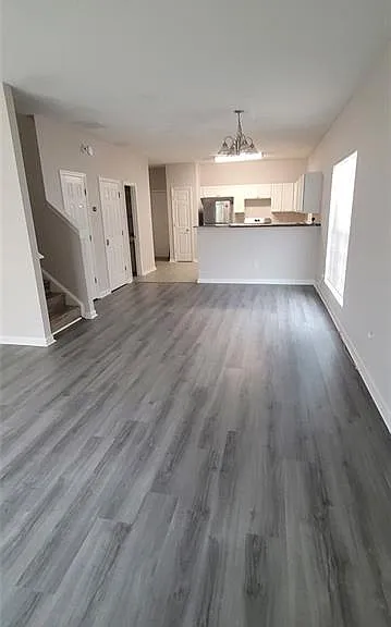 4560 Parkview Sq — Photo 3