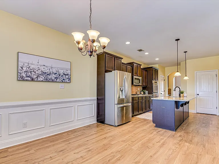 406 Saterlee Ct — Photo 11