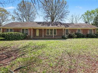 644 Greenwood Dr, Burlington, NC 27217