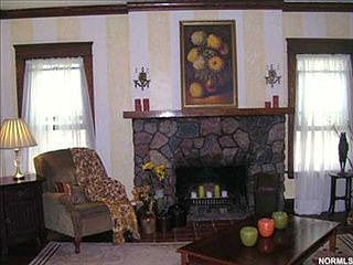 4th image of 17222 Clifton Blvd