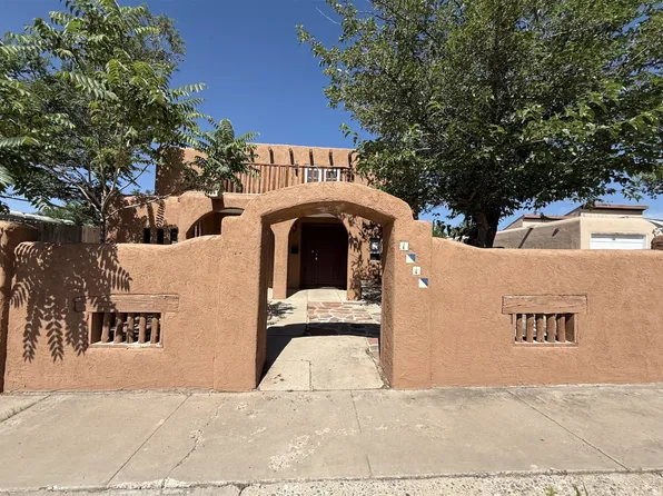 1010 Camino Del Gusto, Santa Fe, NM 87507