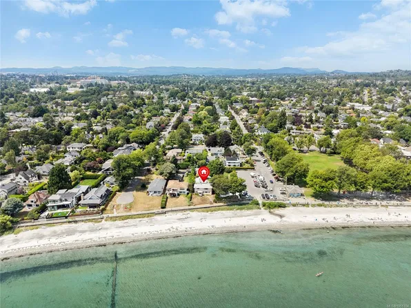 2168 Esplanade, Oak Bay, BC V8R 2W1