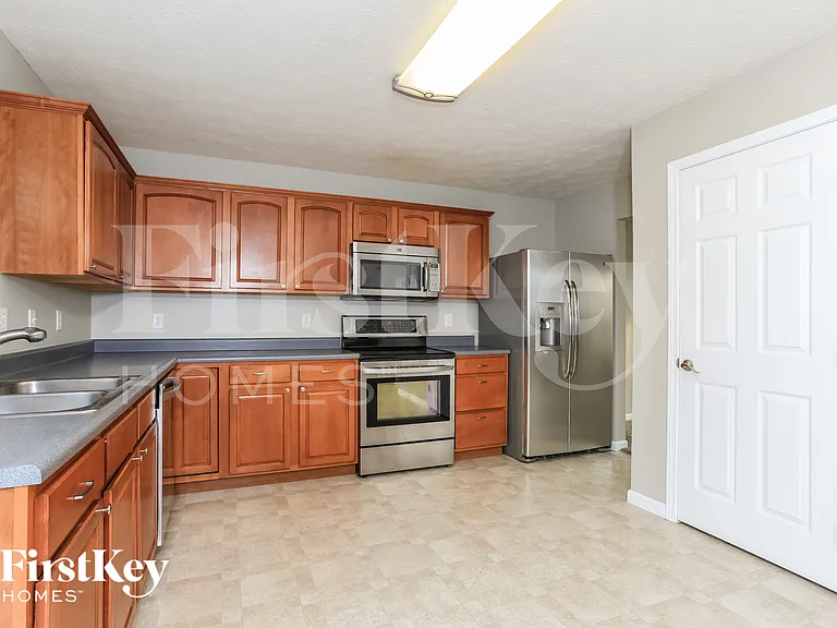 6311 Sara Ct — Photo 7