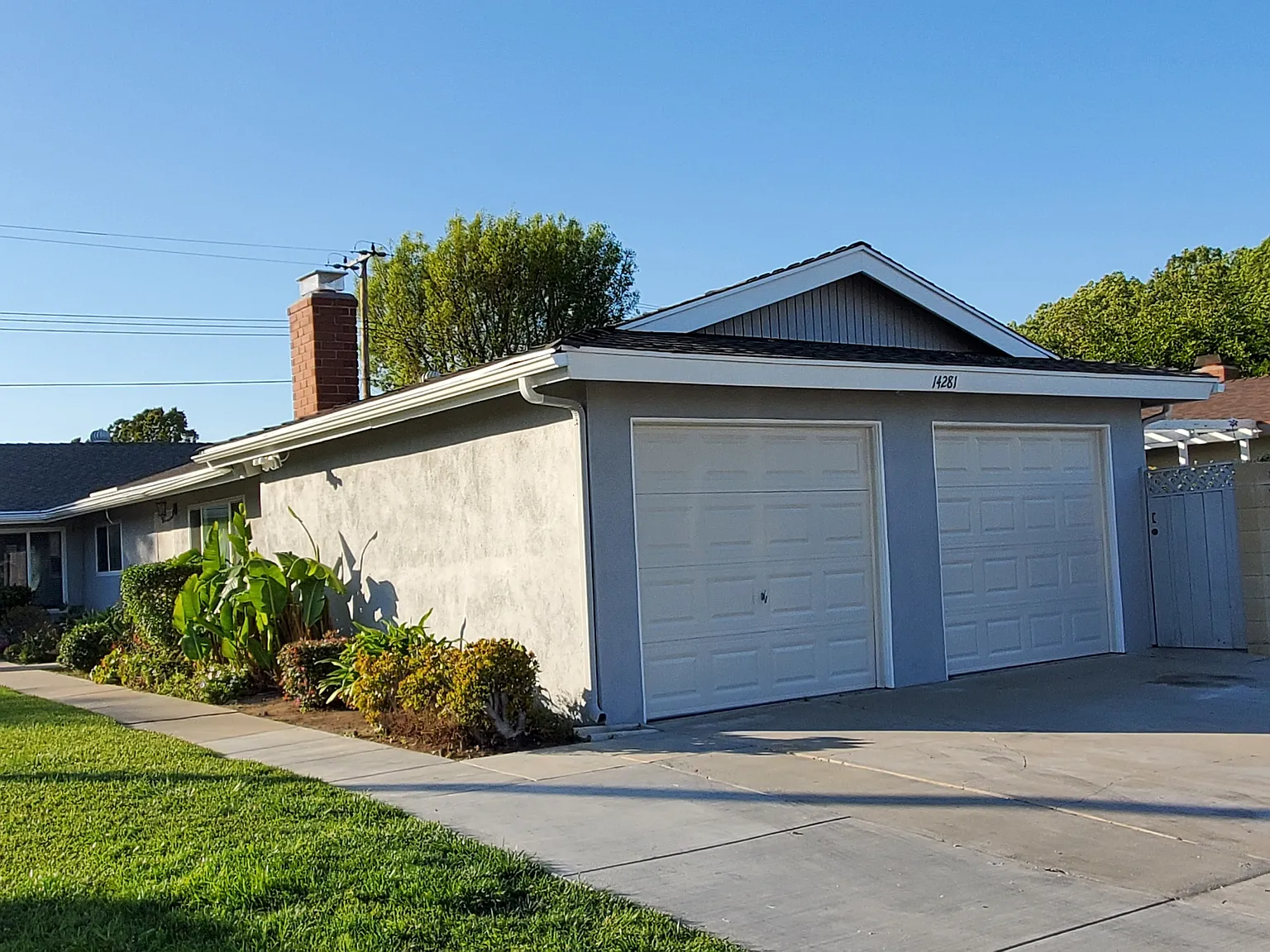 2 bed, 1000 sqft, $3,300 — Photo 2