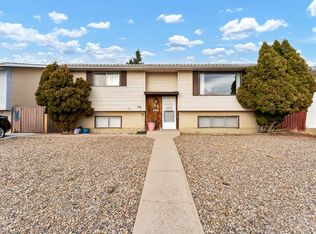 33 SW Ross Glen Rd SE, Medicine Hat, AB T1B1Z6