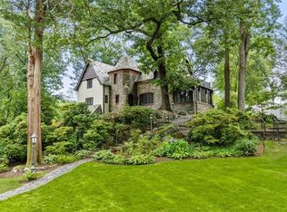 2 Cricklewood Ln, Harrison, NY 10528
