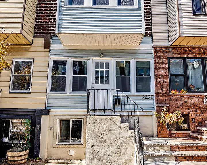 2420 S Lee St — Photo 2