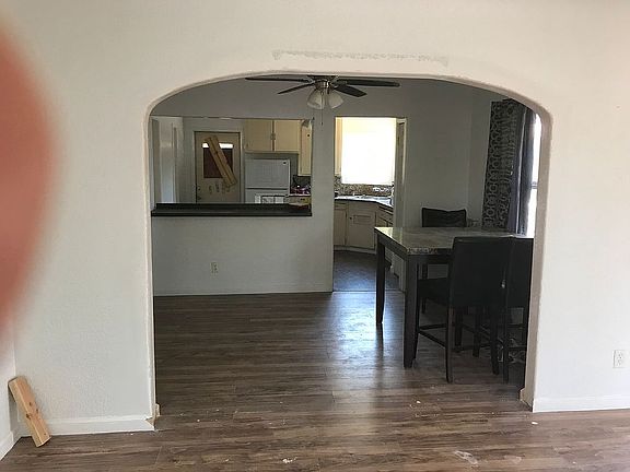 5th image of 3435 E Lamona Ave