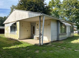 827 S Center St, Terre Haute, IN 47807