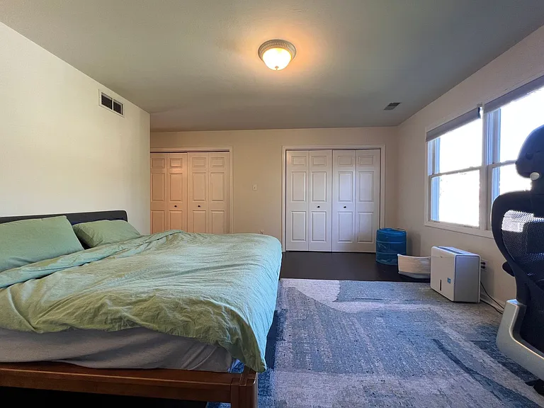 240 Newberry Ln — Photo 32