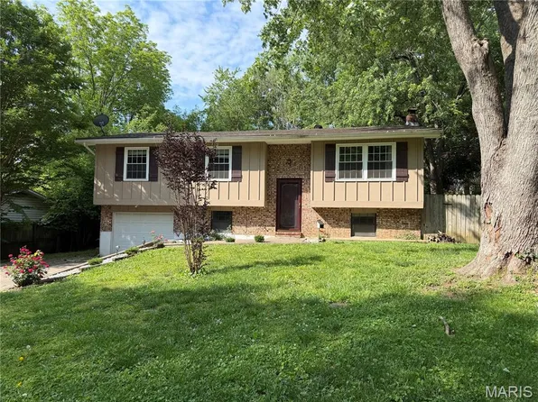 819 Odus Dr, Jackson, MO 63755