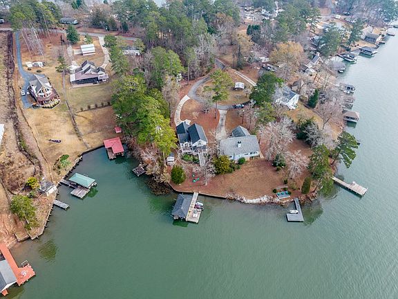 5th image of 108 Gloria Dr