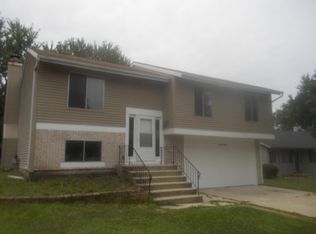 30W081 Avondale Ct, Warrenville, IL 60555