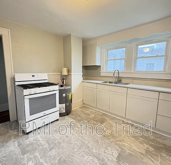1110 Adams St — Photo 16