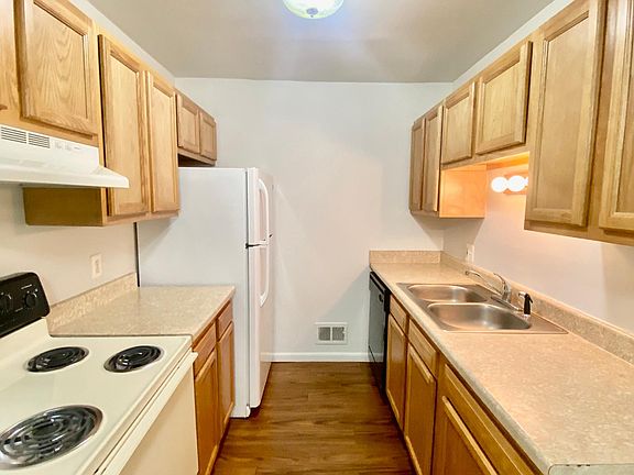 2nd image of 2720 Golfside Dr APT 904