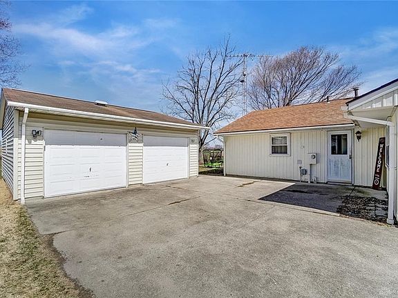 4th image of 915 Leatherwood Dr