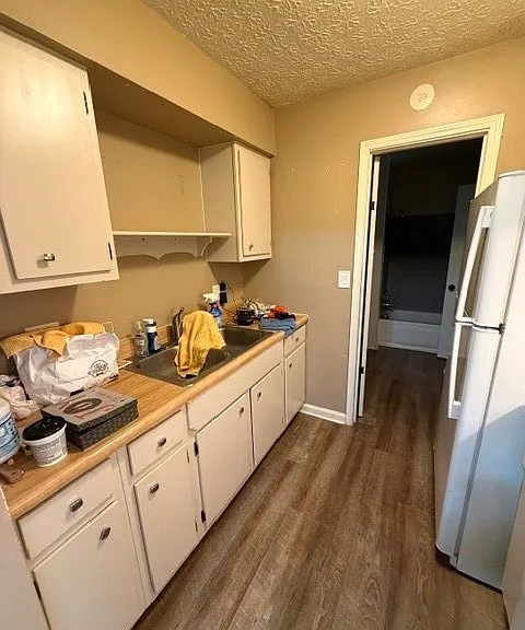 220 E Market St — Photo 10