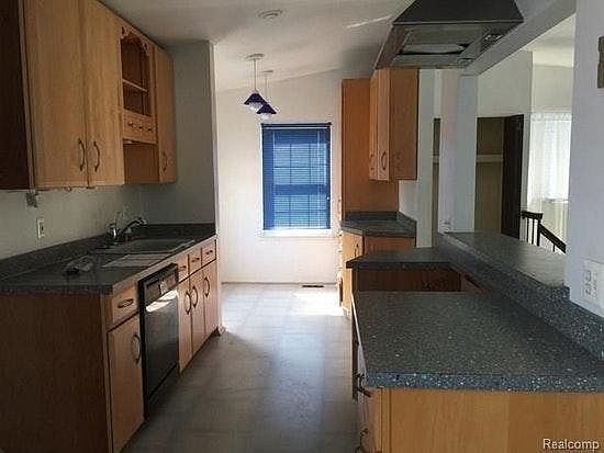 3rd image of 20904 E Glen Haven Cir