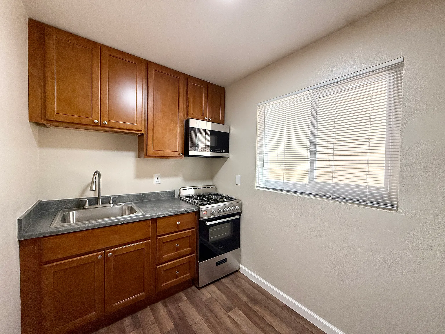6433 Telegraph Ave — Photo 4